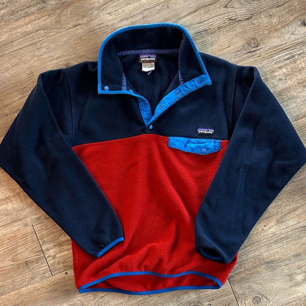 Patagonia Men's Blue and Red Synchilla